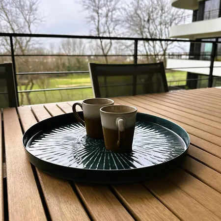 Modern Met Terras & Privegarage - 50m Apartment *